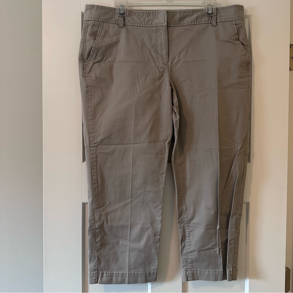 LOFT Gray Cotton Cropped Ankle Pants Size 14 - Picture 1 of 8